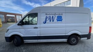 Bestelwagen belettering JW Meubelstofferderij | ©beeldmerk.design