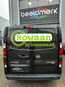 Bestelbus belettering Rowaan Schoonmaak | ©beeldmerk.design